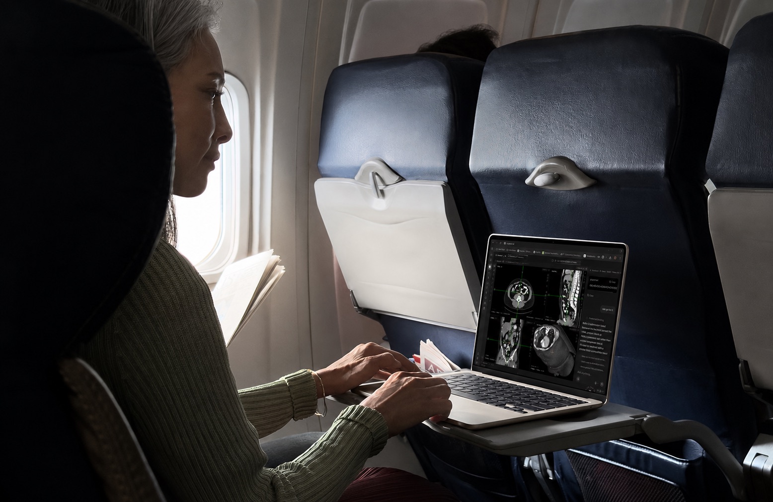 SaroviX used on a laptop in transit